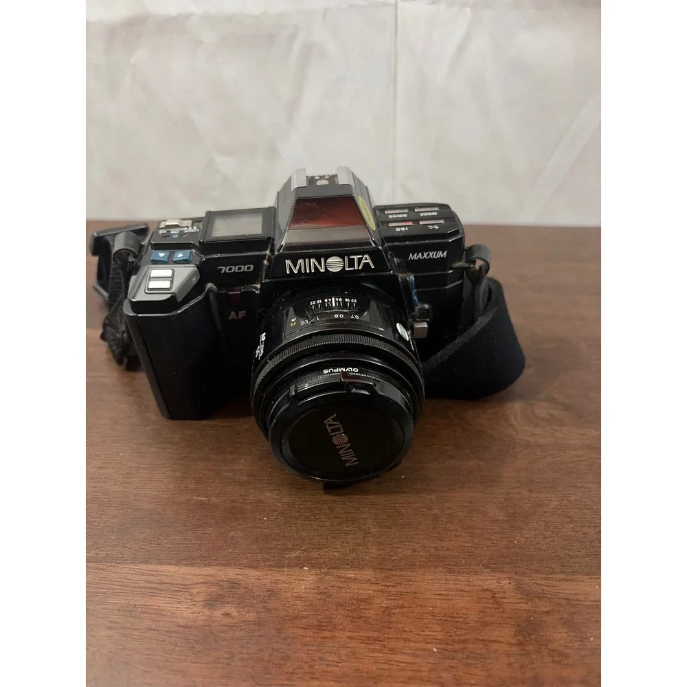 Minolta Maxxum 7000 AF 35mm SLR Camera with 50mm and Sigma 60-200mm Lense Manual